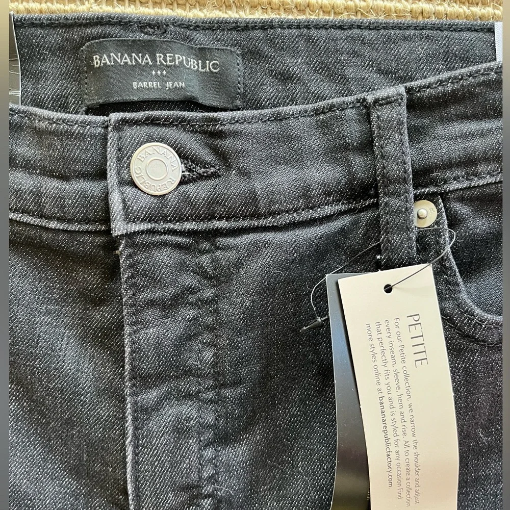 NWT Banana Republic Petite High-Rise Black Wash Barrel Jean - Picture 2 of 7